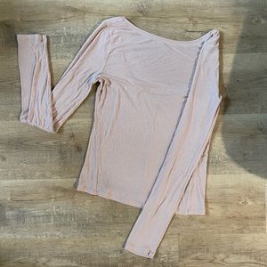 Held tight scoop neck